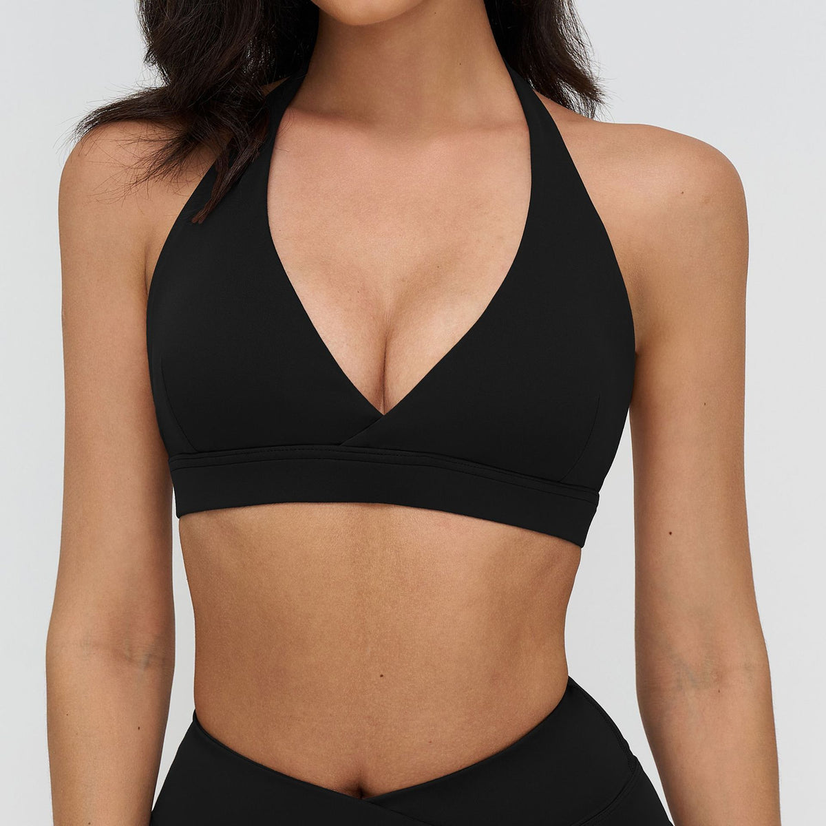 Women’s Cross-Front Halter V-Neck Sports Bra